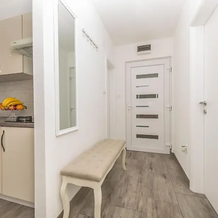 Dalija Apartment Makarska